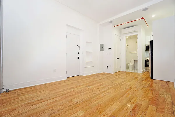 Rented by Compass | media 16