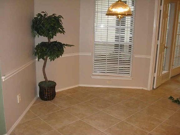 5th image of 3205 Brookhollow Ln