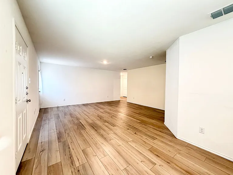5903 Nyquist Way — Photo 7