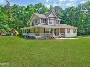 129 Hall Rd, Crossville, TN 38571