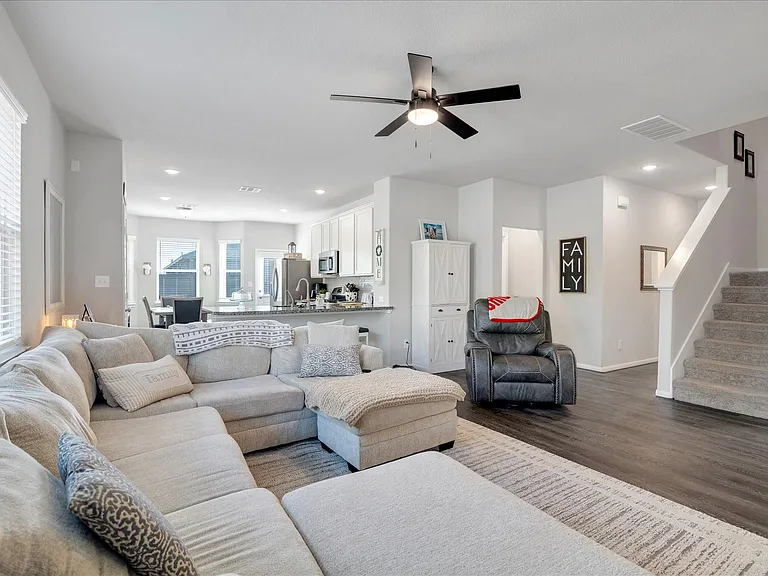 8426 Moonlight Bay Cir — Photo 11