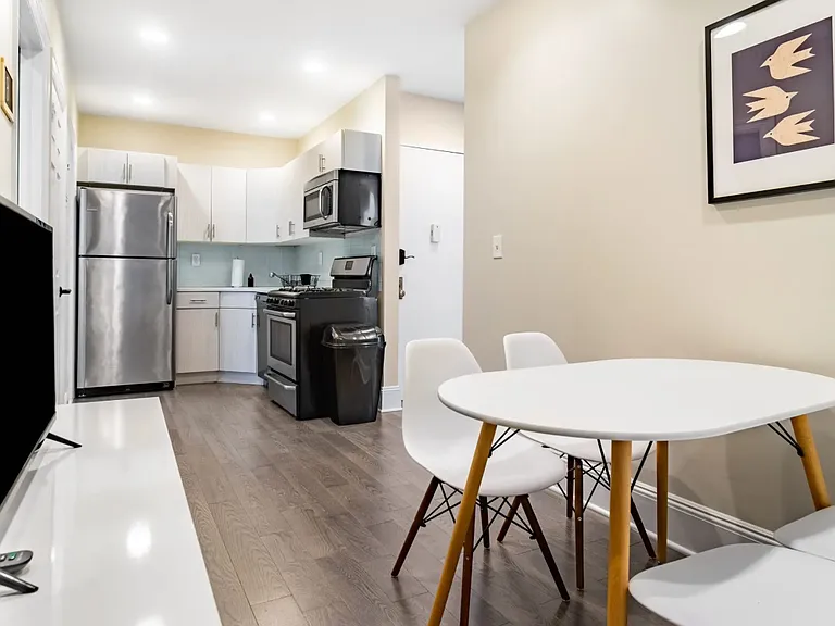 345 E 21st St #1 — Photo 3