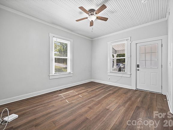5th image of 427 Oates St