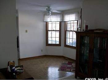 3rd image of 124 Plymouth Dr