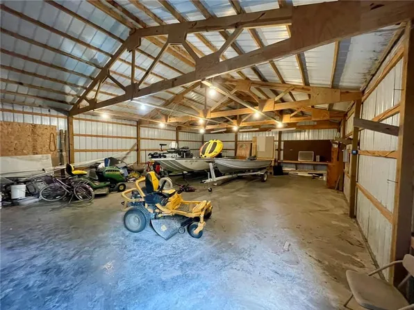 209 E Kentucky St, Windsor, MO 65360