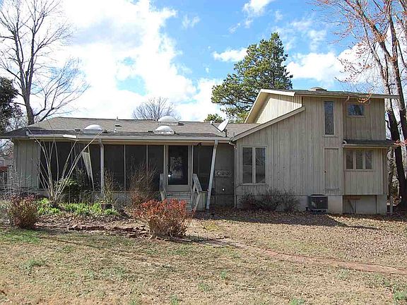 2nd image of 2618 Woodstone Dr