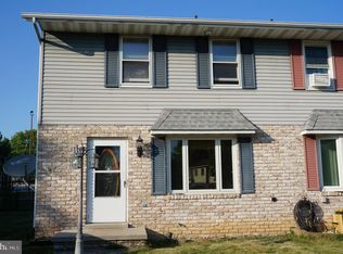 14 Stuart Cir, Hanover, PA 17331