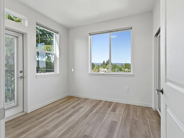 Evergreen Peak Apartments — Photo 52