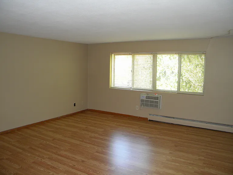 614 10th Ave SE #204 — Photo 11