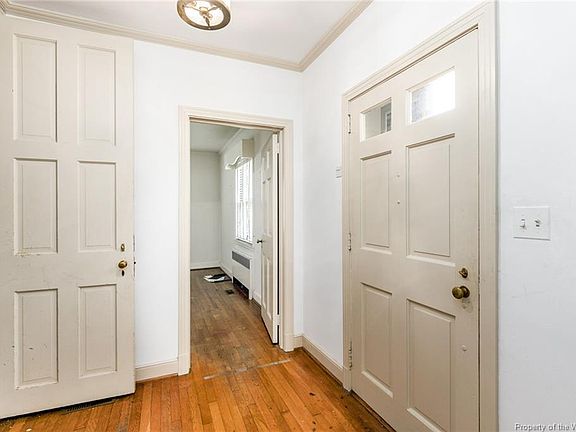 3rd image of 106 Newport Ave