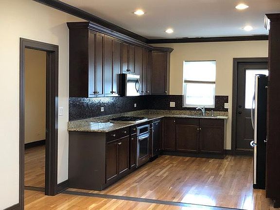 4th image of 4042 N Elston Ave #2S