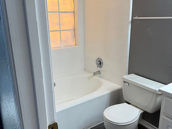 3rd image of 10630 Westbrae Pkwy APT 611