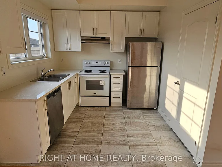 9430 Bayview Ave #UPPER — Photo 7