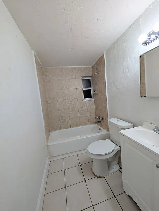 2 bed, 1.0 bath, 530 sqft, $1,175 — Photo 2