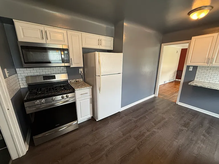 22420 Lilac St — Photo 6