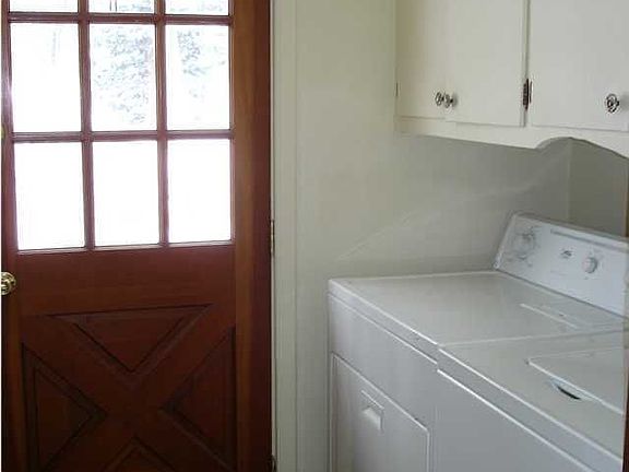 3rd image of 835 Clifford Ave SE