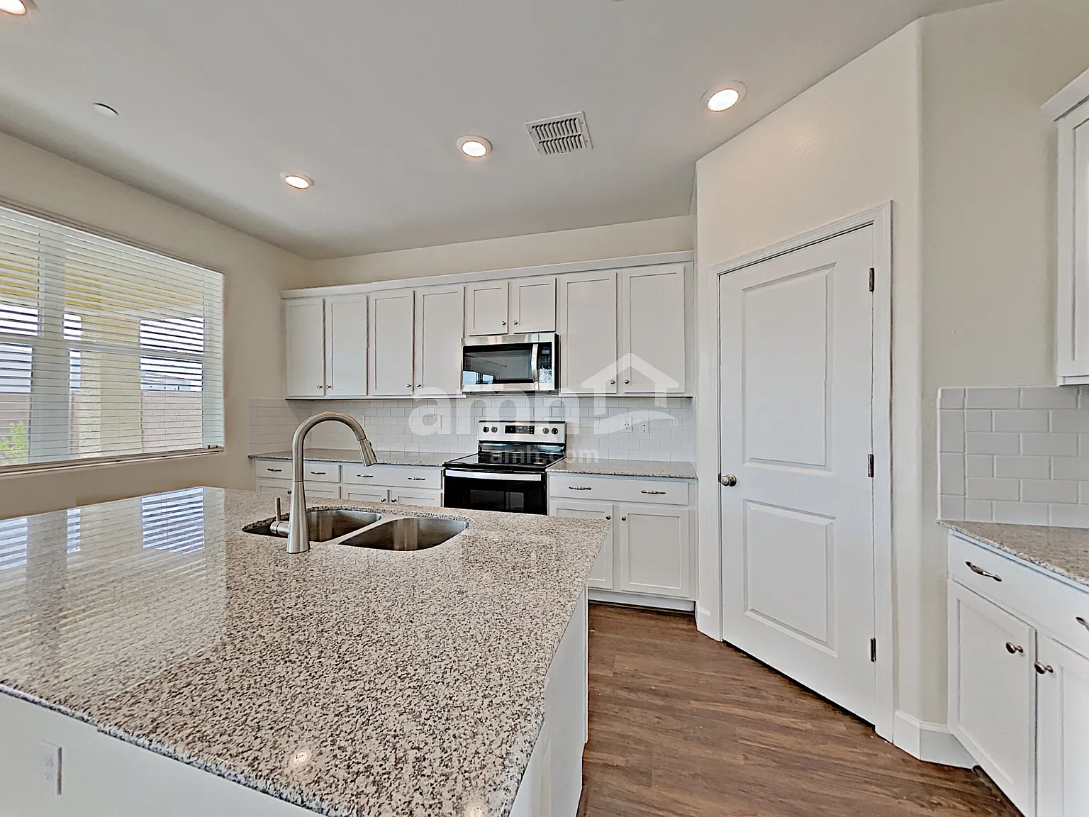 4 bed, 3.0 bath, 2273 sqft, $2,750 — Photo 4