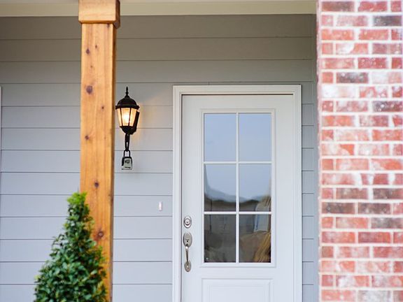 4th image of 140 Glen Alden Cir