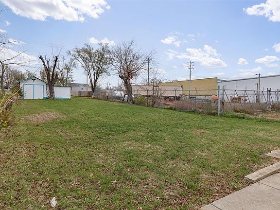 3rd image of 504 S Lincoln St