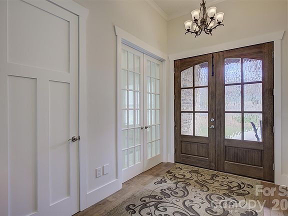 4th image of 8100 Chaplin Cir