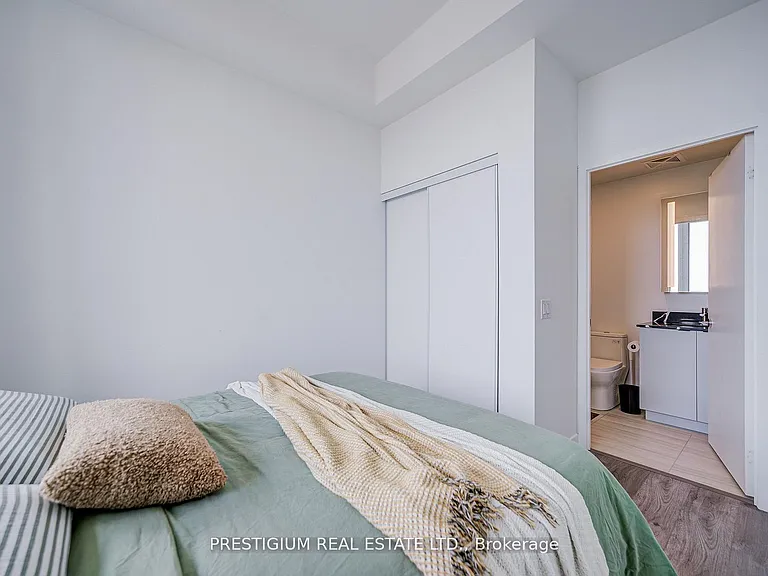285 Dufferin St #1311 — Photo 30