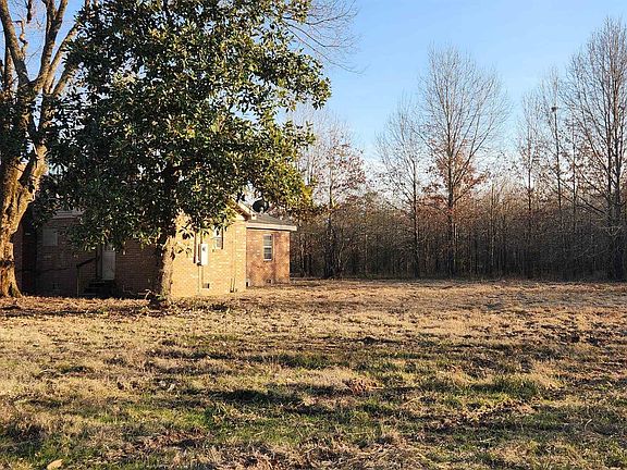 3rd image of 951 Greenfield Rd