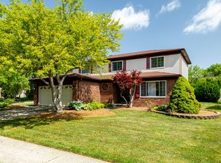 45692 Holmes Dr, Canton, MI 48187