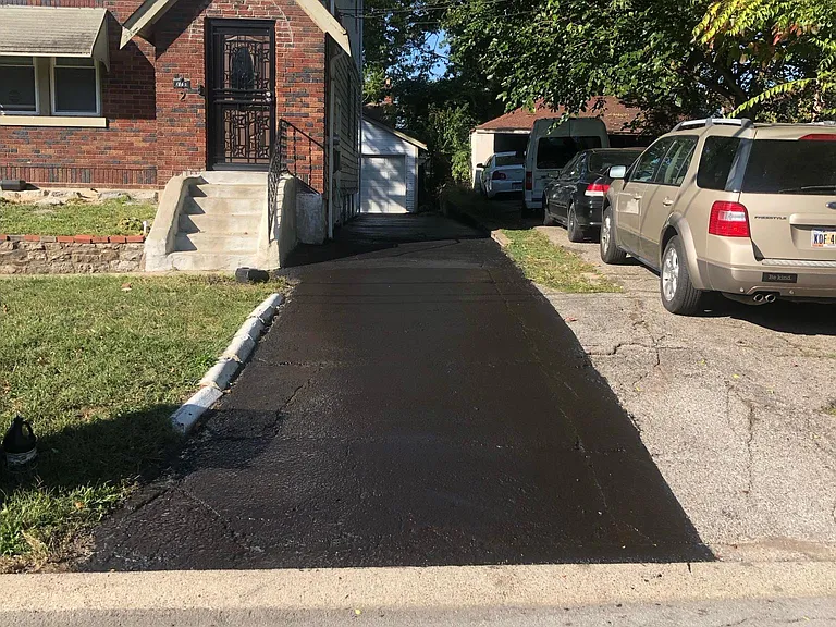 Dalewood Pl — Photo 1