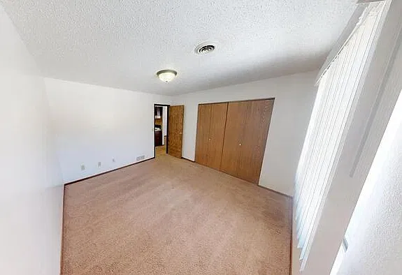 1 bed, 1.0 bath, $925 — Photo 4