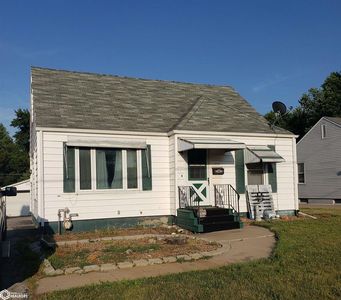 110 S Ferry St, Ottumwa, IA, 52501