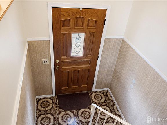 3rd image of 23 Spear St