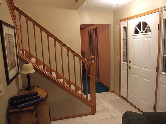 2nd image of 1056 Oak St