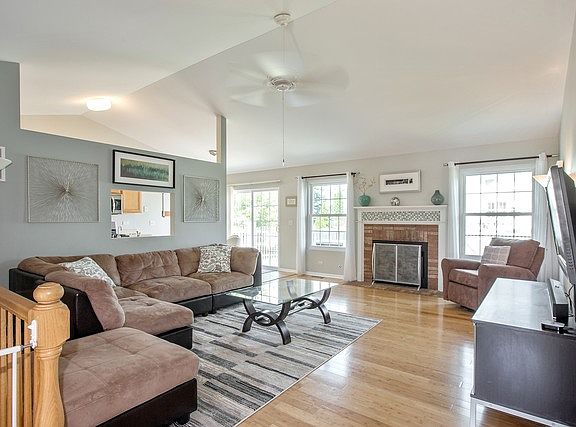 2nd image of 2721 Cadbury Cir
