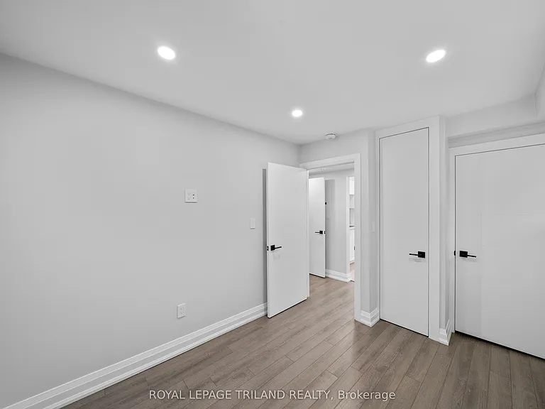 15 Balmoral Ave S #4 — Photo 13