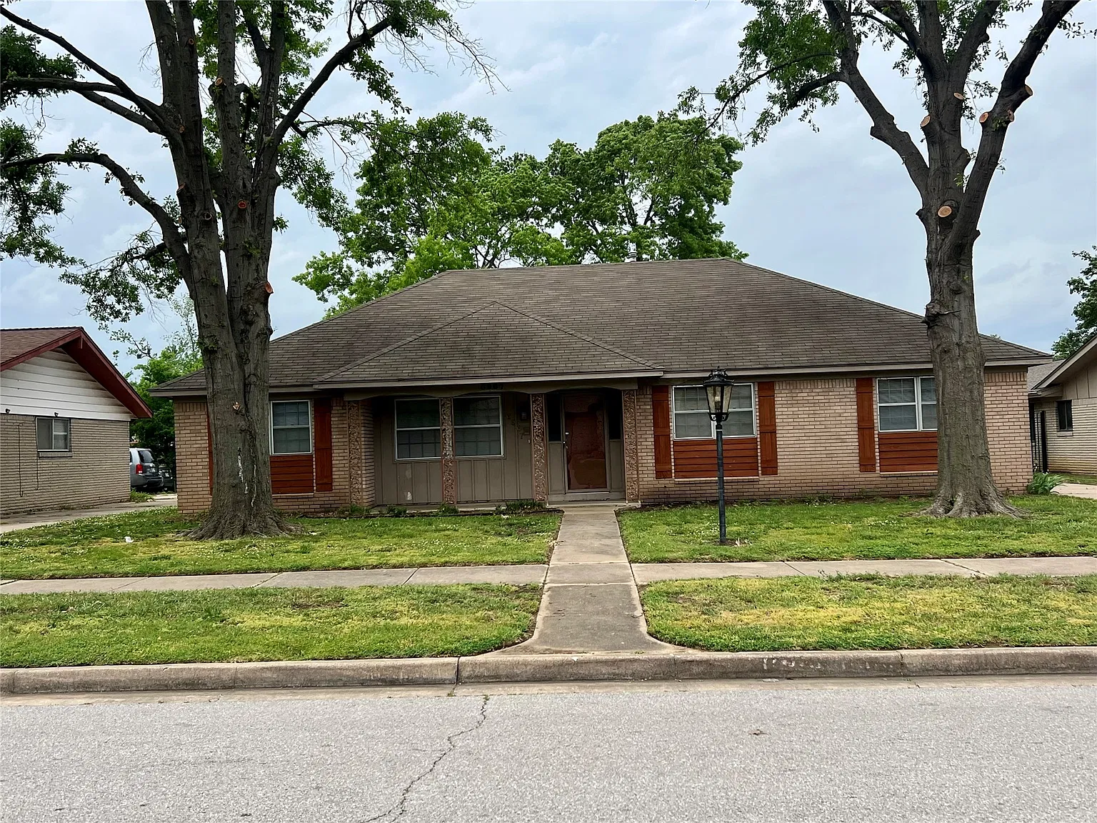 3 bed, 2.0 bath, 1763 sqft, $1,600 — Photo 2