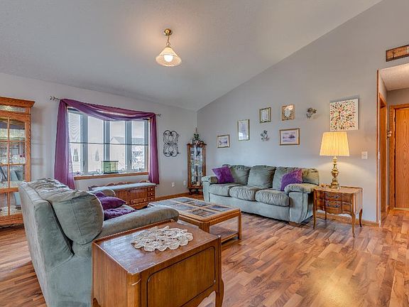 3rd image of 304 Polar Cir