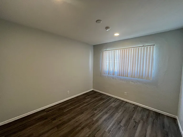 12323 Texas Ave — Photo 16