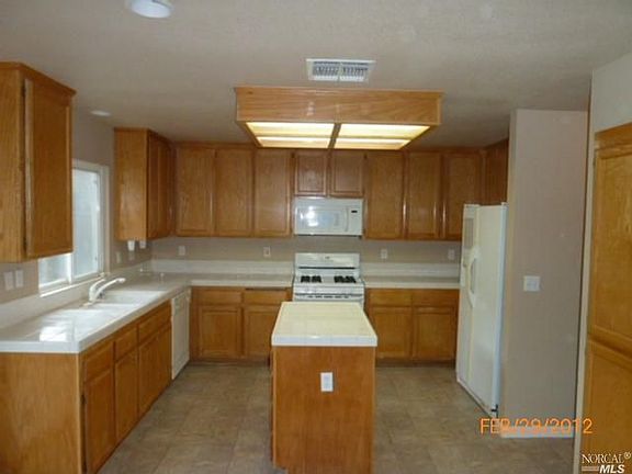 3rd image of 4870 Summer Grove Dr