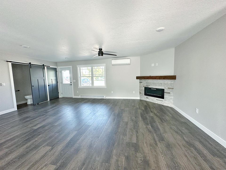 303 S Charles St, Calmar, IA 52132 MLS 20232148 Zillow