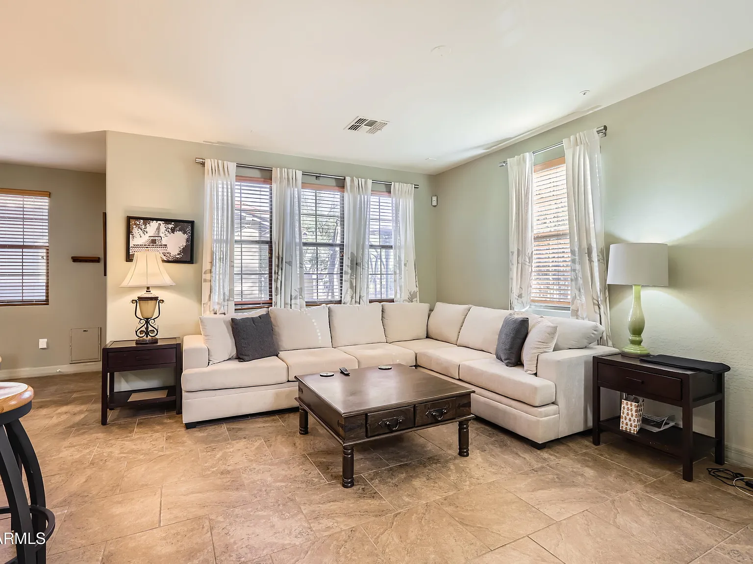 2 bed, 2.0 bath, 1912 sqft, $4,000 — Photo 4