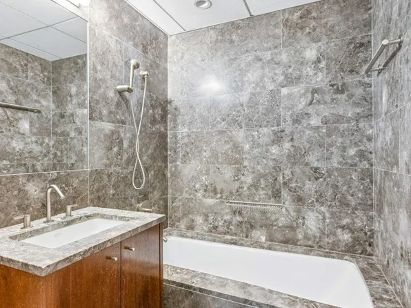 205 East 59th Street image 7 of 17