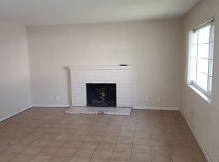 476 W Alamos Ave APT 1, Clovis, CA 93612