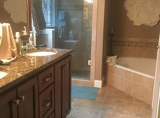 2910 Falmouth Dr, Louisville, KY 40205