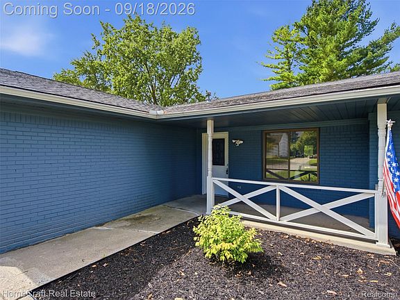 3rd image of 802 Tanager Trl