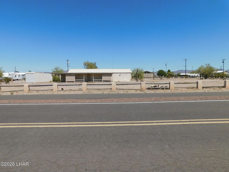 1st image of 1040 W Pyramid St