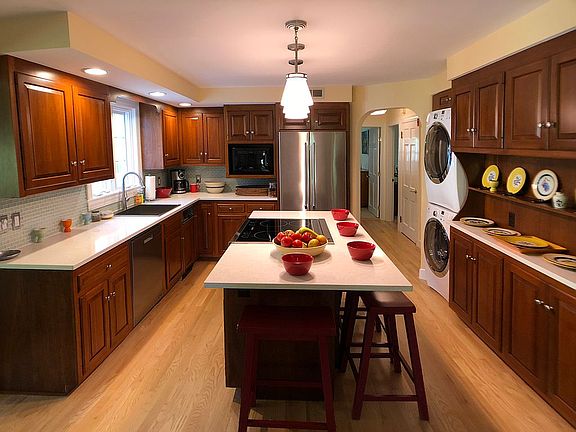 Open Concept to Dining Room
