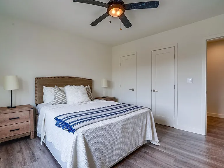 11853 Manor Dr — Photo 20