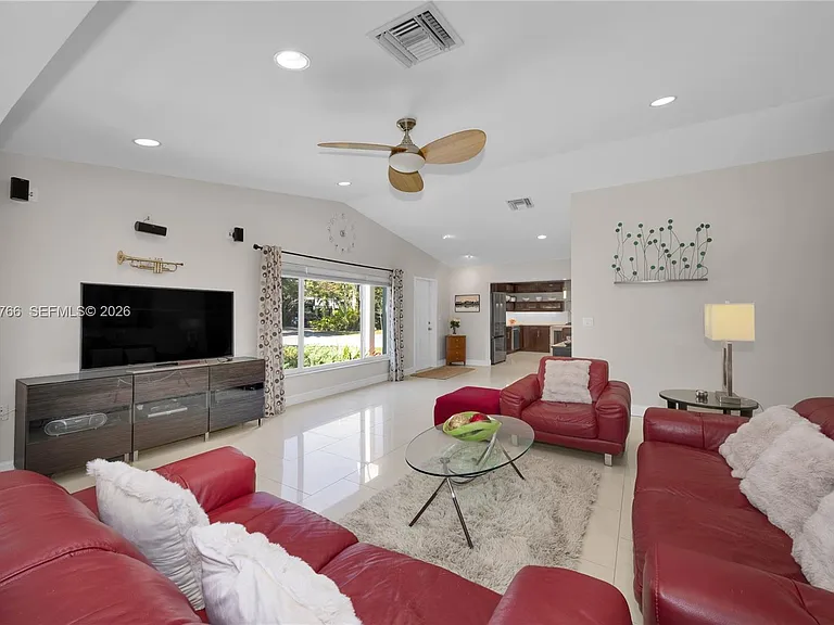 11625 SW 70th Ave — Photo 7