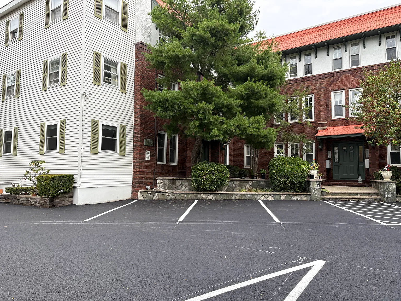 2 bed, 1.5 bath, 1103 sqft, $2,250 — Photo 2