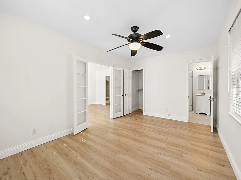 2545 Elden Ave — Photo 10